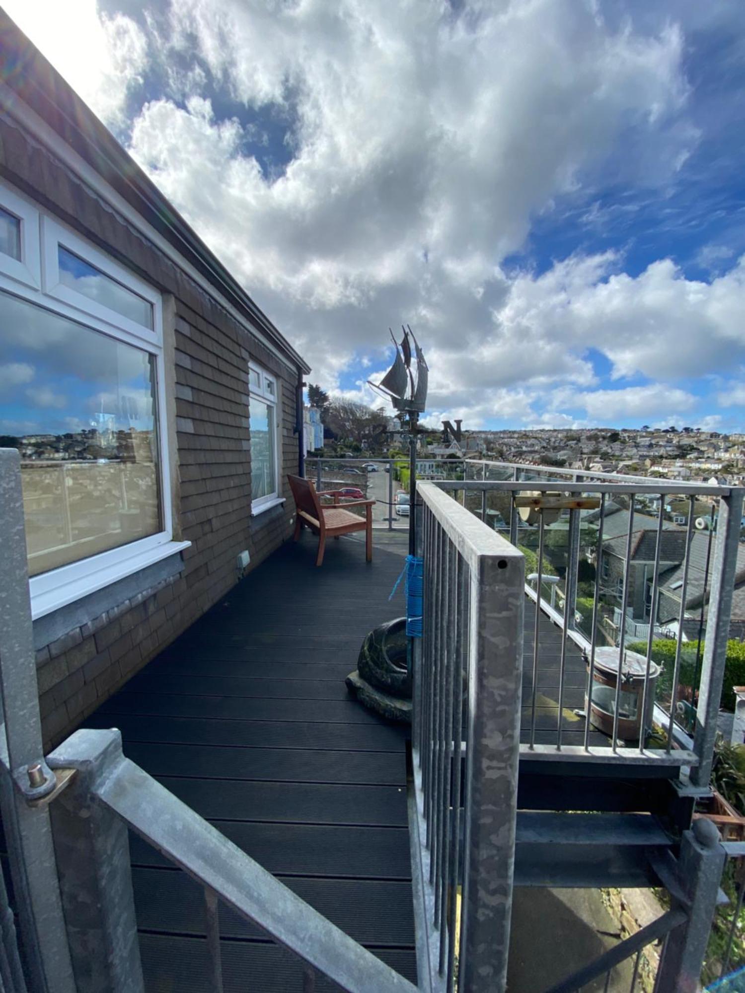 The Penthouse Apartment With An 18Ft By 14Ft Balcony With Amazing Views Over St Ives Harbour And Bay Perfect From Alfresco Dining And Sunbathing, Onsite Parking, Larger Groups Book Our Connecting Apartments Extérieur photo